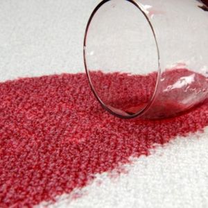 پاک کردن لکه آبمیوه از روی قالی و مبل
