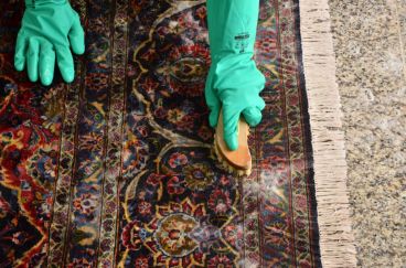 10 اشتباه رایج شستشوی فرش در خانه و قالیشویی